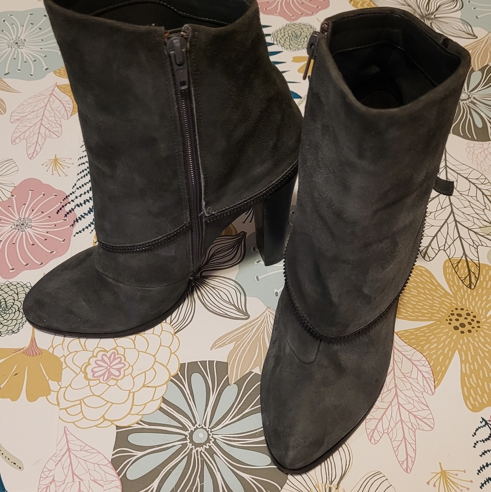 UK3 Booties - Picture 2 of 6